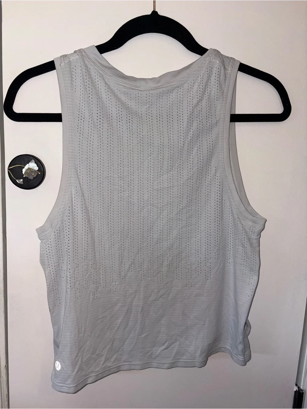 Lulu Lemon Light Gray Women's Athletic Tank Top - Breathable Sleeveless Crop